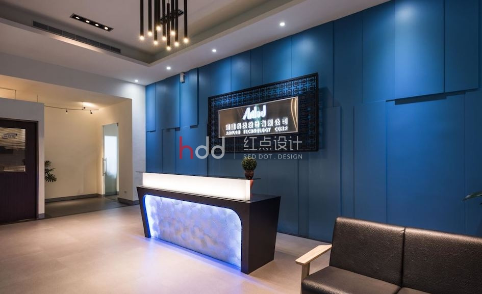 人文藝術環繞X LED燈展演! 顛覆想像的辦公空間-2.jpg